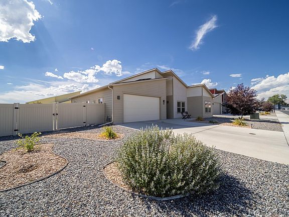 2nd image of 383 Blue River Dr