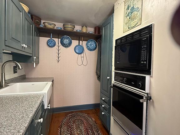 5th image of 15 E Main St