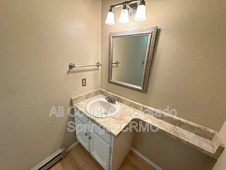 931 Kings Crown Rd — Photo 18