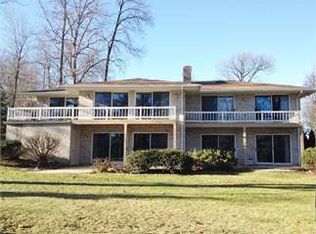 6170 Fairway Dr W, Fayetteville, PA 17222