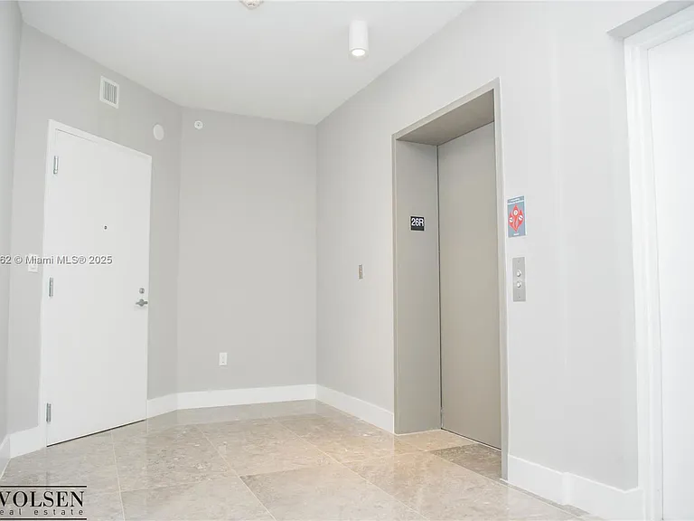 16385 Biscayne Blvd #2615 — Photo 46