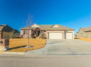 1519 N Ridgehurst St, Wichita, KS 67230