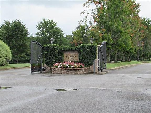 3rd image of 198 Mouton Cir