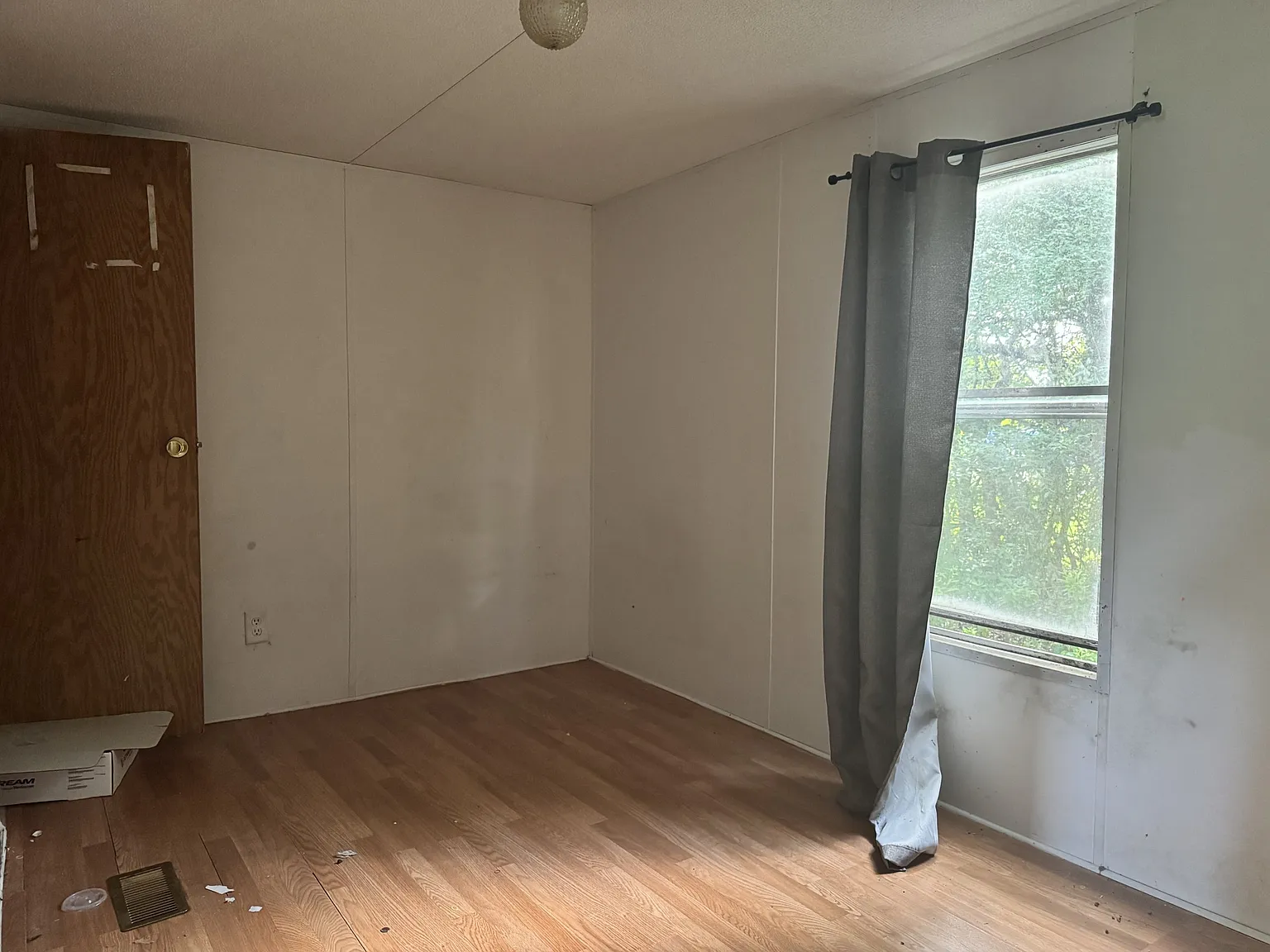 3 bed, 1280 sqft, $950 — Photo 2