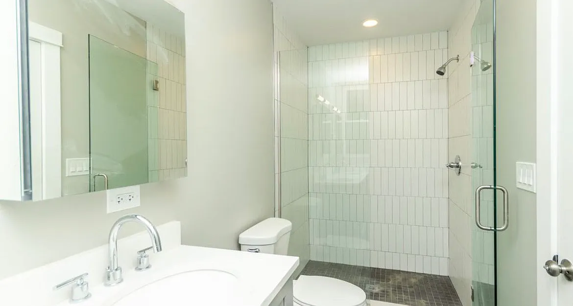 2 bed, $3,200 — Photo 4