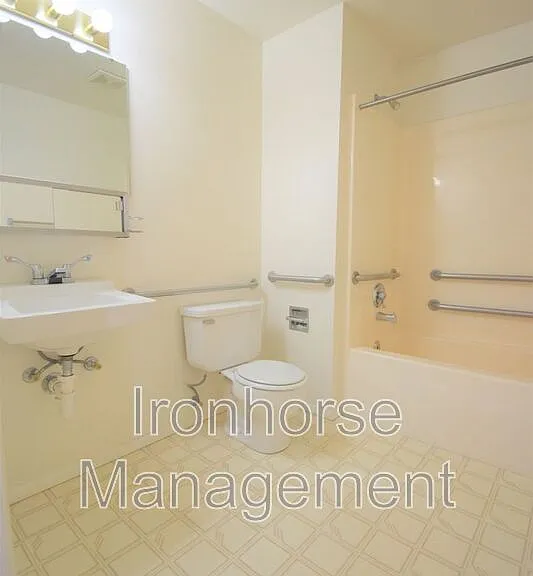 813 W Villard St #76 — Photo 20