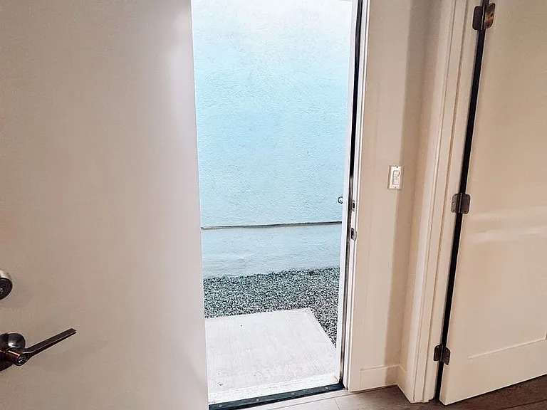 Harbor Blvd Apts. — Photo 15