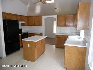 2nd image of 937 E San Remo Ave