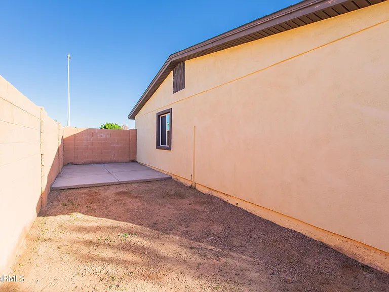 1813 E Ellis Dr — Photo 50