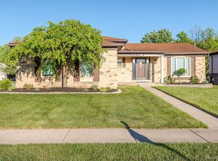 42065 Briarcliff Ct, Canton, MI 48187