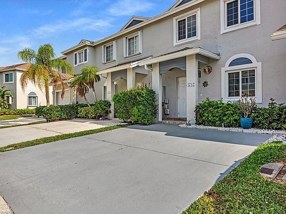 4th image of 4717 SW 13th Place #4717