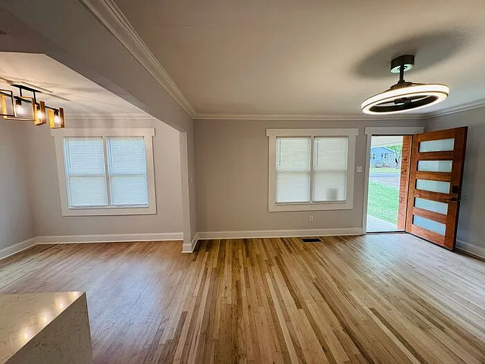 1511 Humes Ave NE — Photo 5