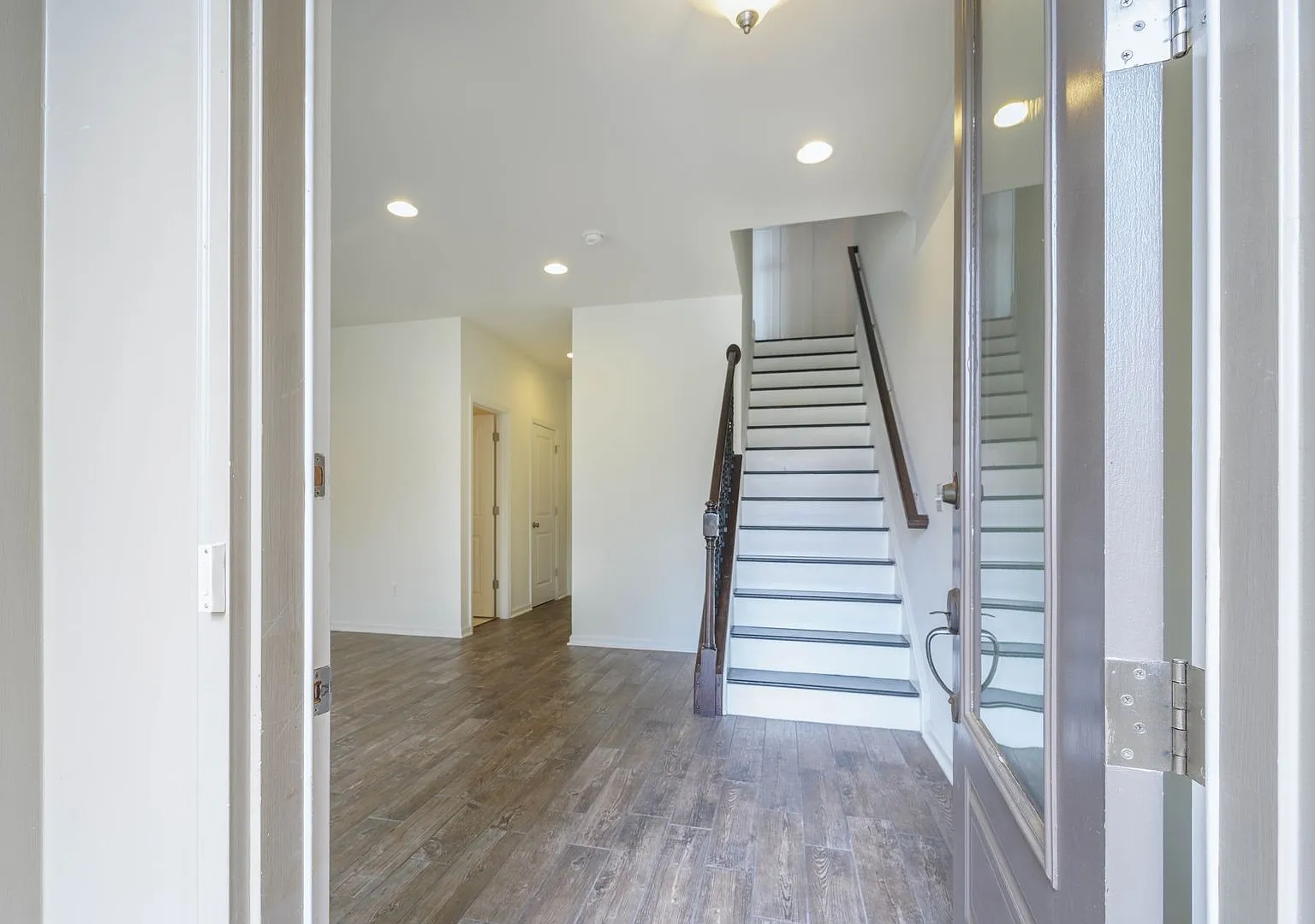 3 bedroom 3 bath townhouse in Brambleton — Photo 4