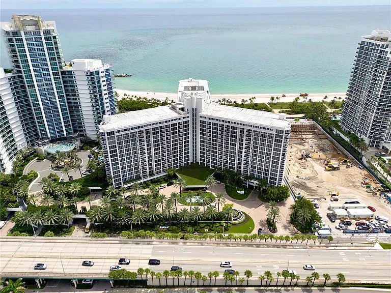 10275 Collins Ave #323 — Photo 43