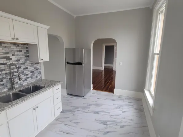 118 1/2 E Sandusky St #2, Findlay, OH 45840