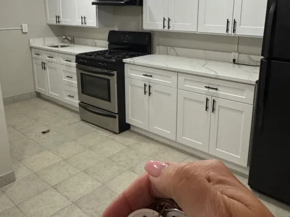 4574 162nd St Floor 1, Flushing, NY 11358