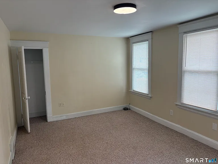 565 Sylvan Ave — Photo 7