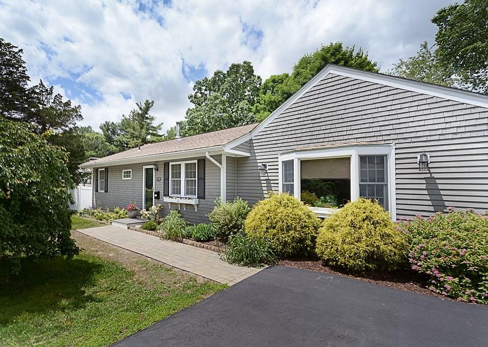 1st image of 44 Crestwood Dr