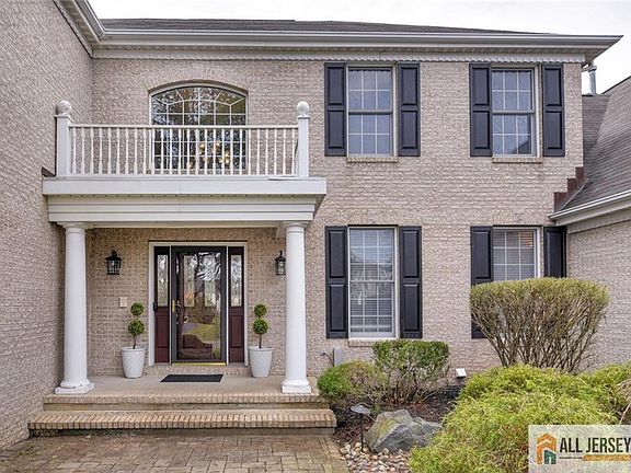5th image of 4 Stone Meadow Ct