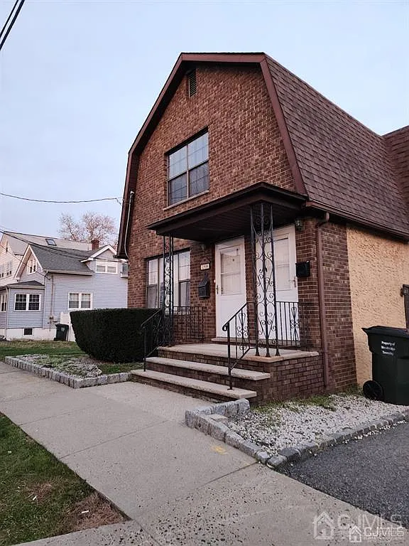 Building Photo - 24 Emmett Ave