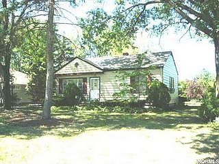2nd image of 526 Bassett Rd