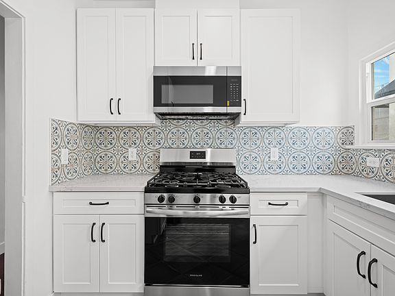 3rd image of 163 N Edgemont St APT 4