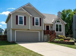 18645 W 159th Ter, Olathe, KS 66062