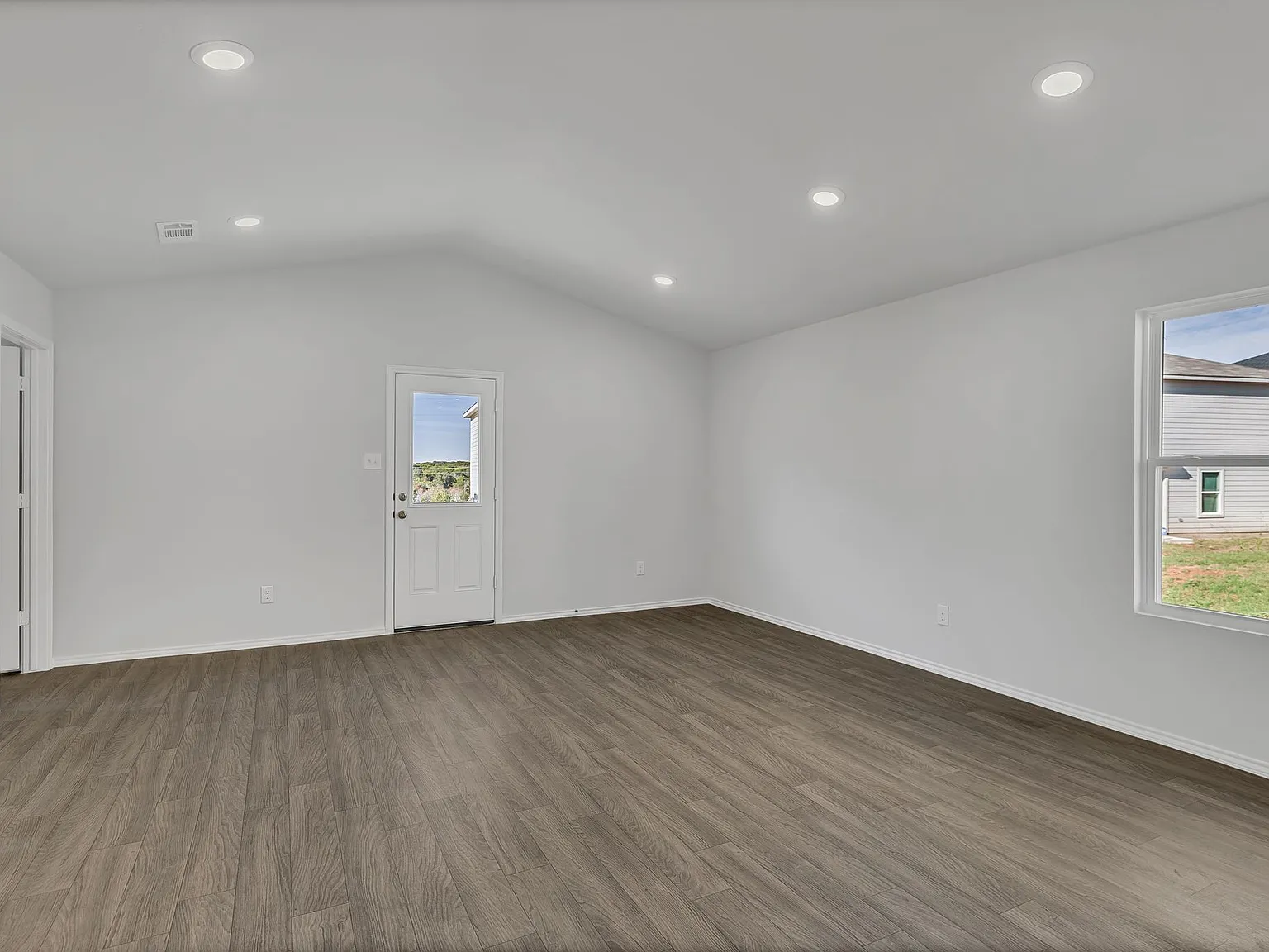 4 bed, 1510 sqft, $1,850 — Photo 4