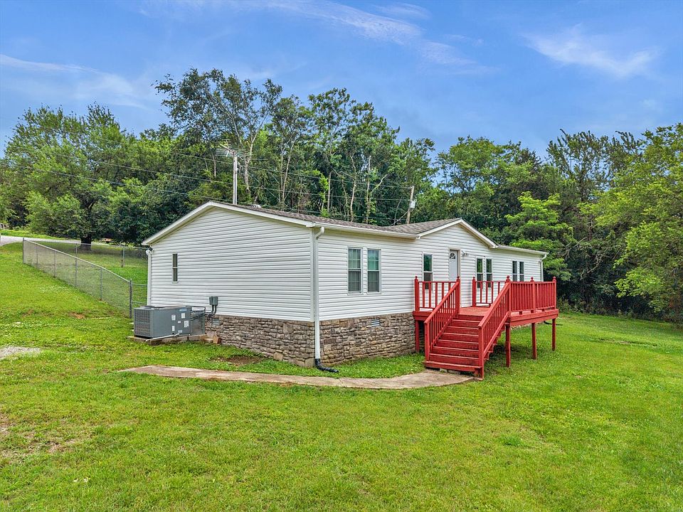 1st image of 11 Brittany Ln