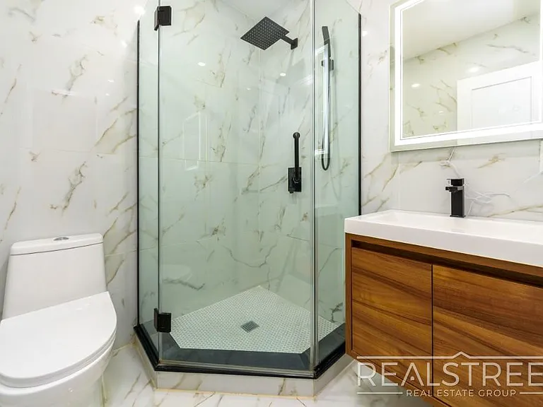 431 De Kalb Ave #3A — Photo 6