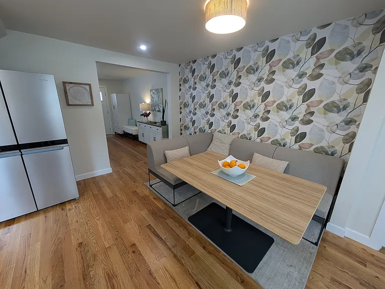 Super cozy breakfast and dining nook