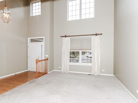 5th image of 12 Winterberry Ct