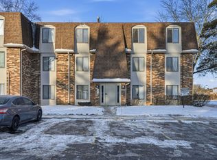 209 W Court Of Shorewood APT 3A, Vernon Hills, IL