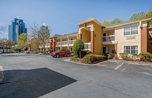 Atlanta - Perimeter - Hammond Drive Photo 1