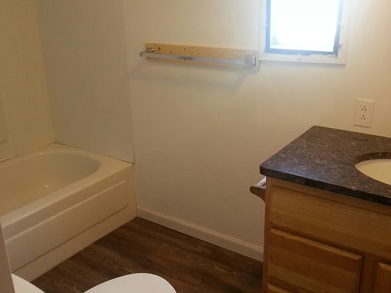 1103 S Summit Ave — Photo 3