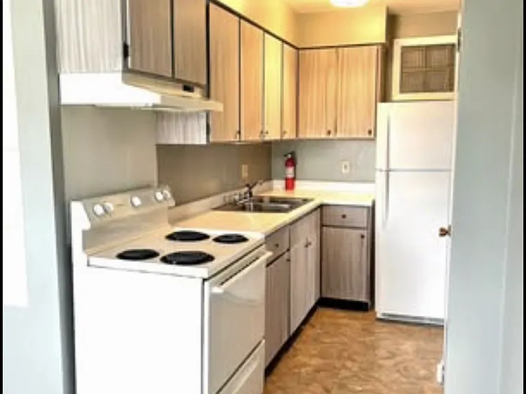 1408 Manning St #1 — Photo 3
