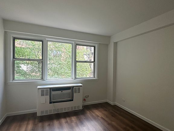 3rd image of 245 E 35th St #H3