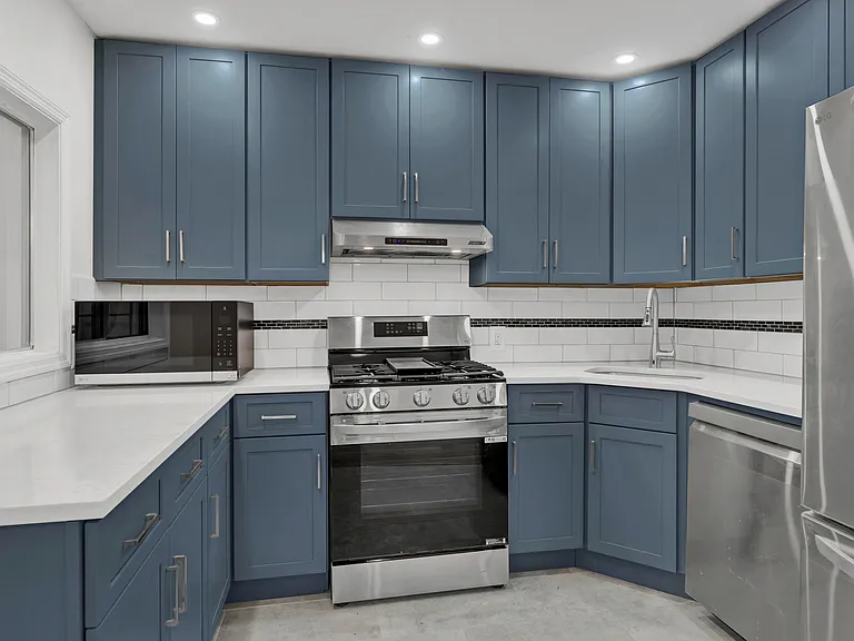 525 E 78th St #3 — Photo 7