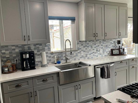 2nd image of 544 Rosa St