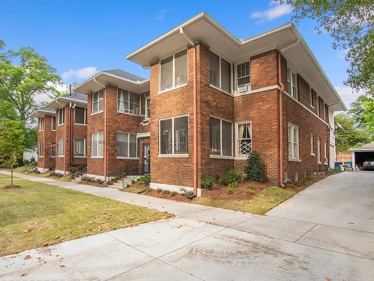 Belvedere Place — Photo 1
