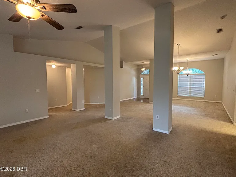 35 Rae Dr — Photo 7