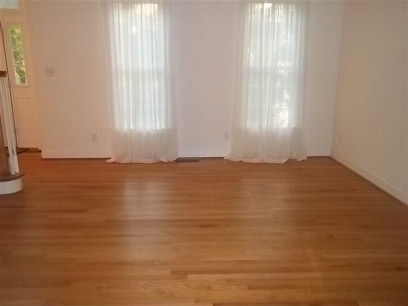 3rd image of 1727 Centennial Dr