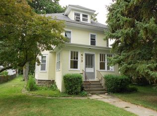 413 S 4th St, Dekalb, IL 60115