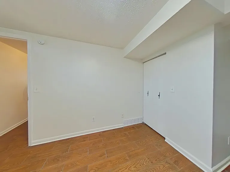 2917 Jackson St — Photo 8