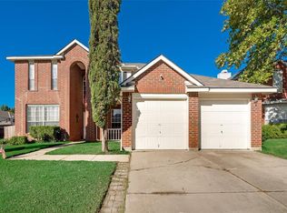 5320 La Viva Ln, Arlington, TX 76017