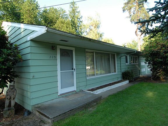 3rd image of 229 NE 8th St