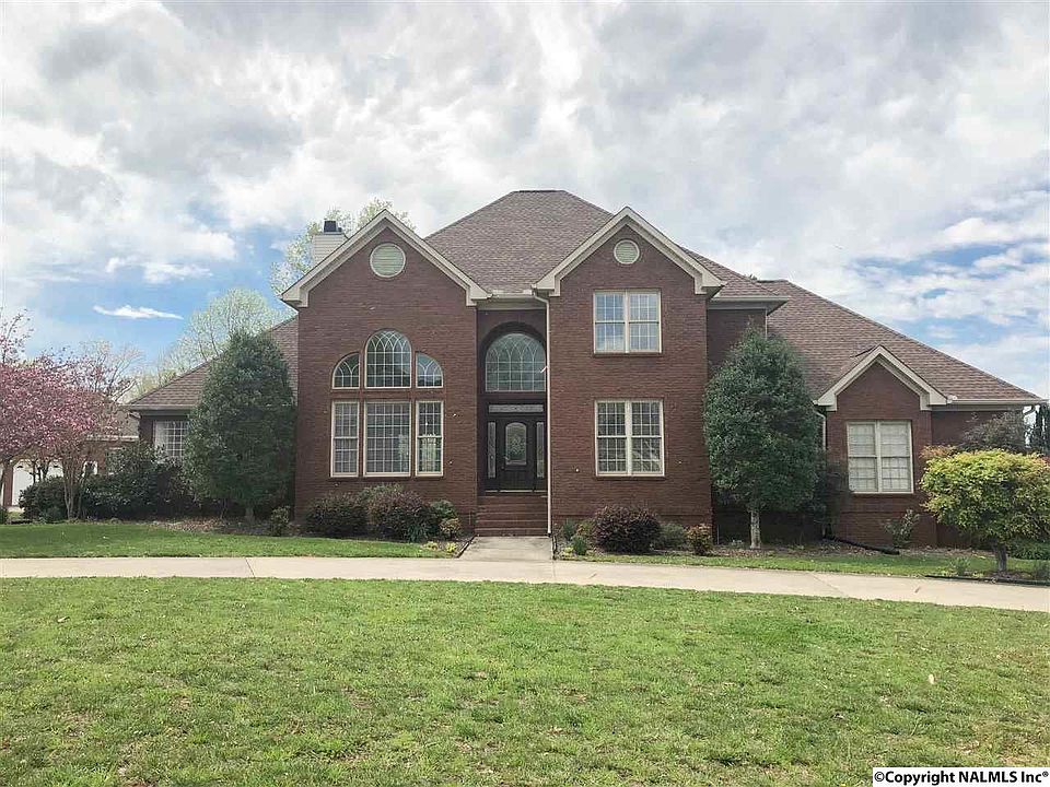 1st image of 171 Greenlawn Dr