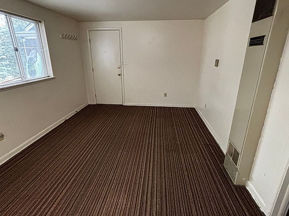 2nd image of 820 W Franklin St #0