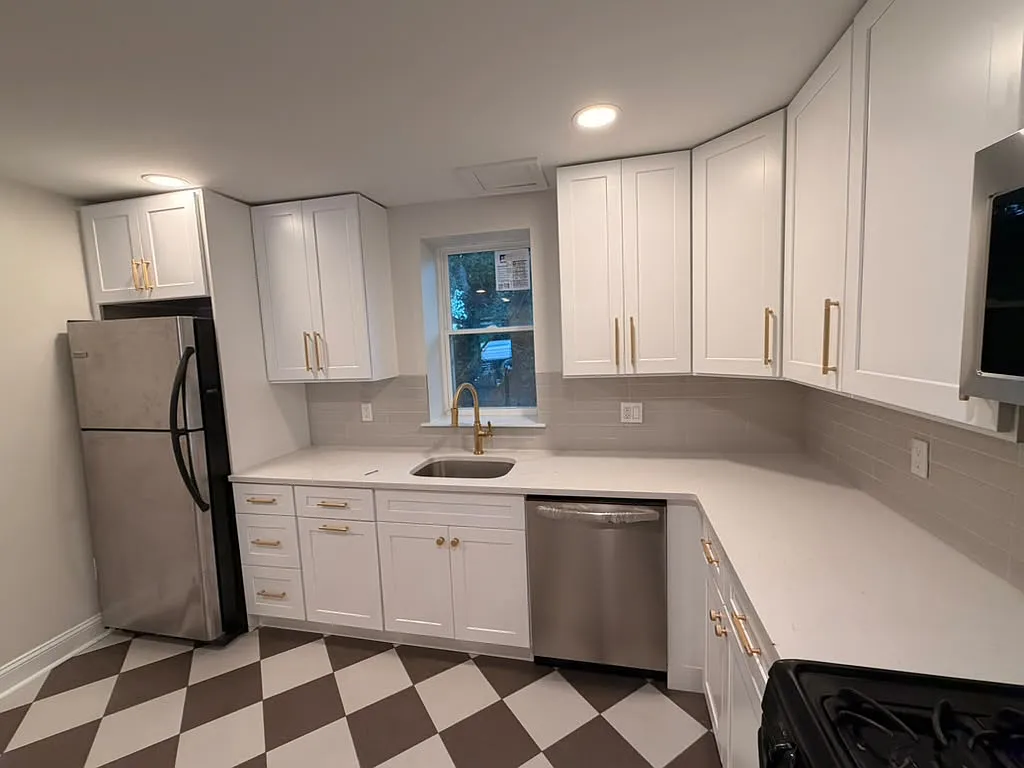 2 bed, 700 sqft, $1,700 — Photo 1