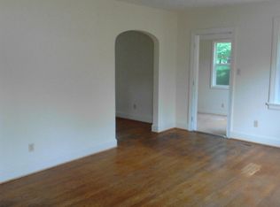 207 N Valley Rd, Colonial Heights, VA 23834